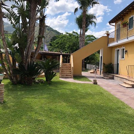 Casa Vacanze Alcantara Gaggi Bagian luar foto