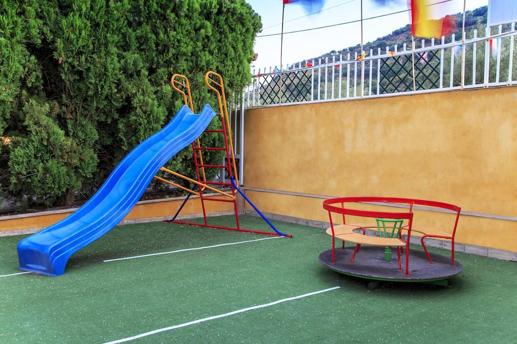 Casa Vacanze Alcantara Gaggi Bagian luar foto