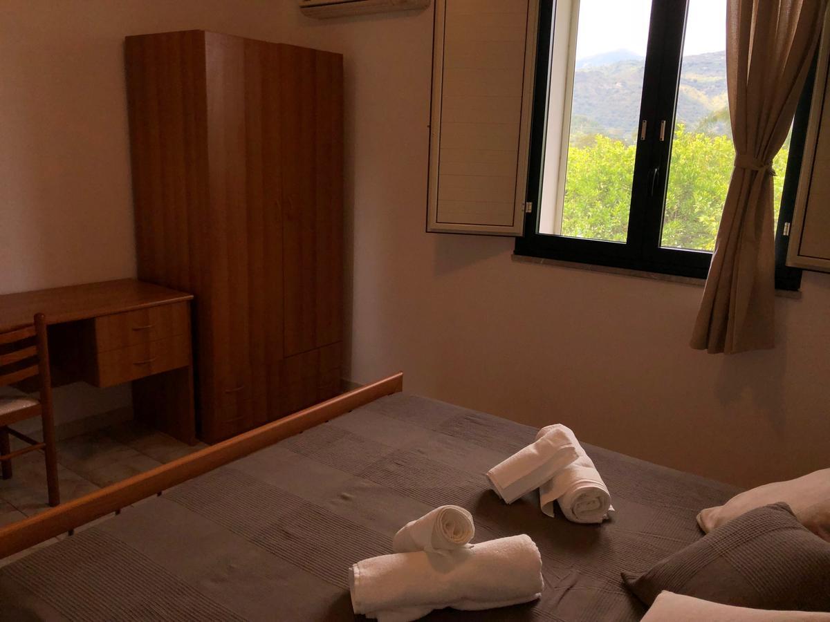 Casa Vacanze Alcantara Gaggi Bagian luar foto