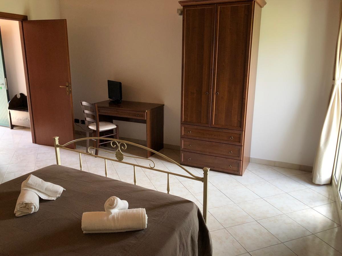 Casa Vacanze Alcantara Gaggi Bagian luar foto