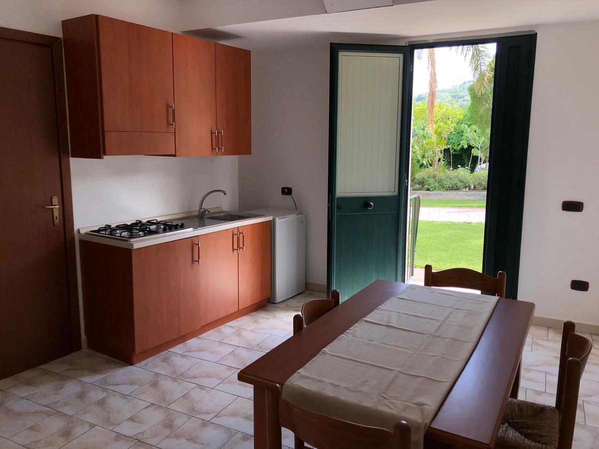 Casa Vacanze Alcantara Gaggi Bagian luar foto