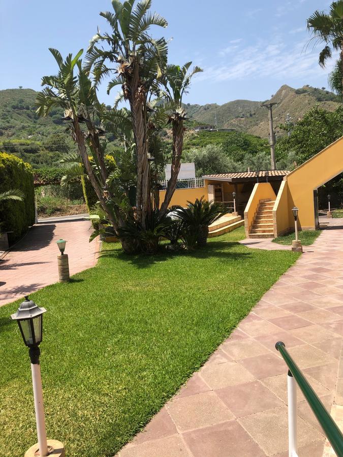 Casa Vacanze Alcantara Gaggi Bagian luar foto